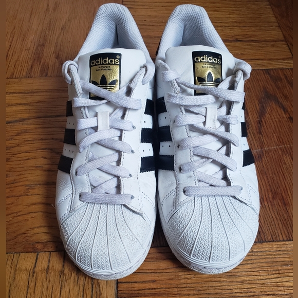 Adidas Superstar Sneakers - size 7 - Picture 11 of 12